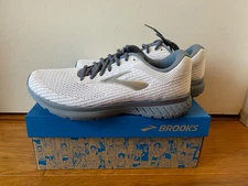 Brooks Revel 3 Running Shoes - Mens Sizes 10 & 11 - White/Gray  (110314 1D184)