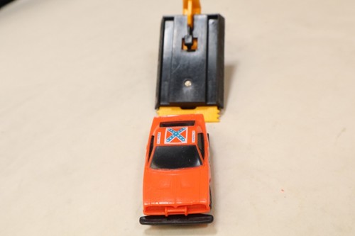 1981 Knickerbocker Dukes of Hazzard Finger Racers Crash Car General Lee - Picture 2 of 5