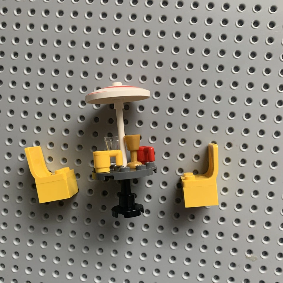 Lego Minifigura Mueble SOMBRILLA Patio Mesa Set con Sillas Tazas Copas sin usar, en caja Foto 3 de 4