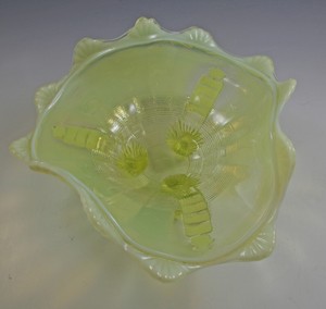 VICTORIAN-GLASS-KLONDYKE-NORTHWOOD-OPALESCENT-AND-CANARY-NOVELTY-BOWL