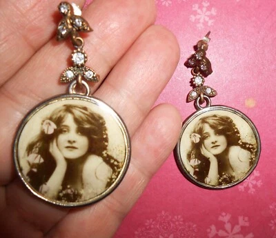 Belles boucles d'oreilles anciennes Rétro vintage argent camée photo - Photo 1/2