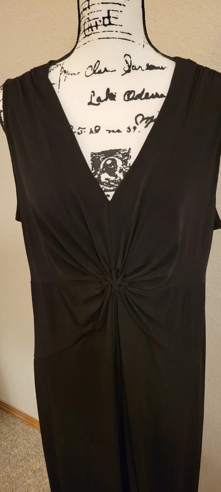 Daisy Fuentes ~ 1X ~ 黑色 ~ V 领 ~ 前结扭转 ~ 无袖 ~ Maxi 连衣裙 — 第 2/4 张图片