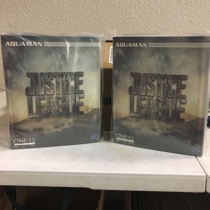 Mezco-ONE-12-COLLECTIVE-Justice-League-Aquaman-6-inch-figure-in-stock-NOW