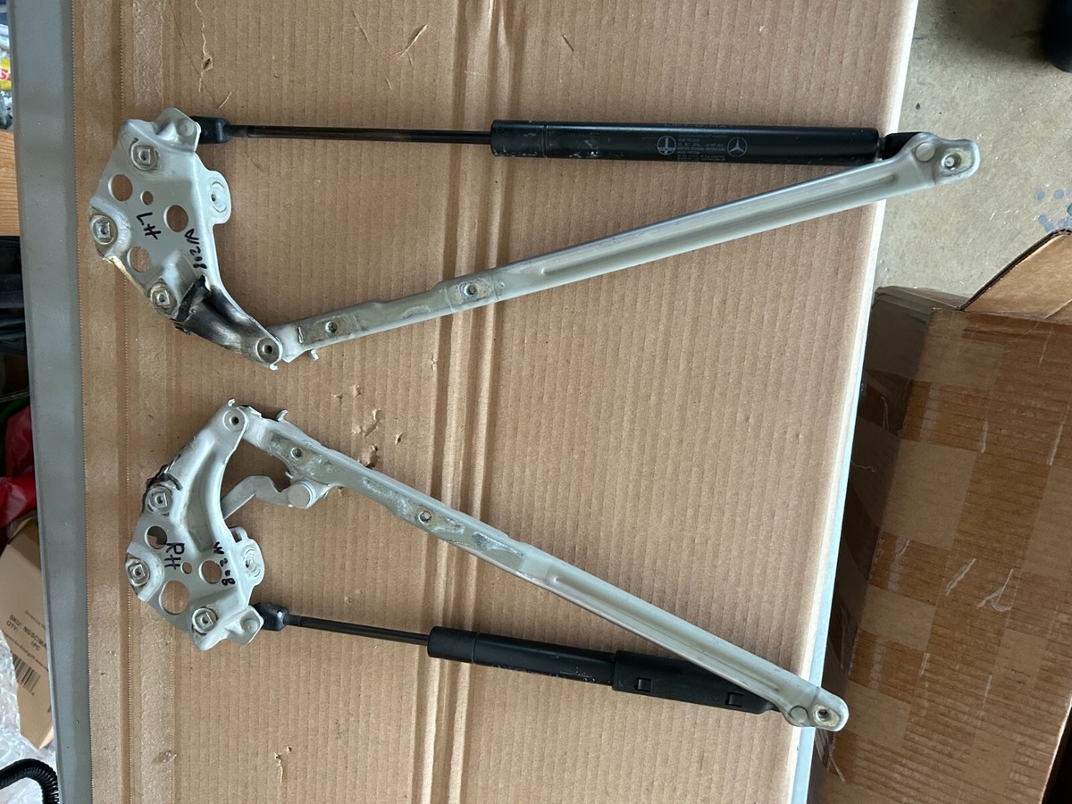 1998 - 2003 MERCEDES W208 CLK430 CLK320 HOOD HINGES LEFT RIGHT 99