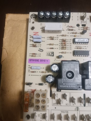 New Honeywell ST912OC 2010, 20054502 Furnace Control Circuit Board - Picture 3 of 4