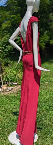 BEAUTIFUL 1930’S RED SILK CREPE DRESS W RUBY STONE BELT W/ GOLD SETTINGS - Picture 8 of 10