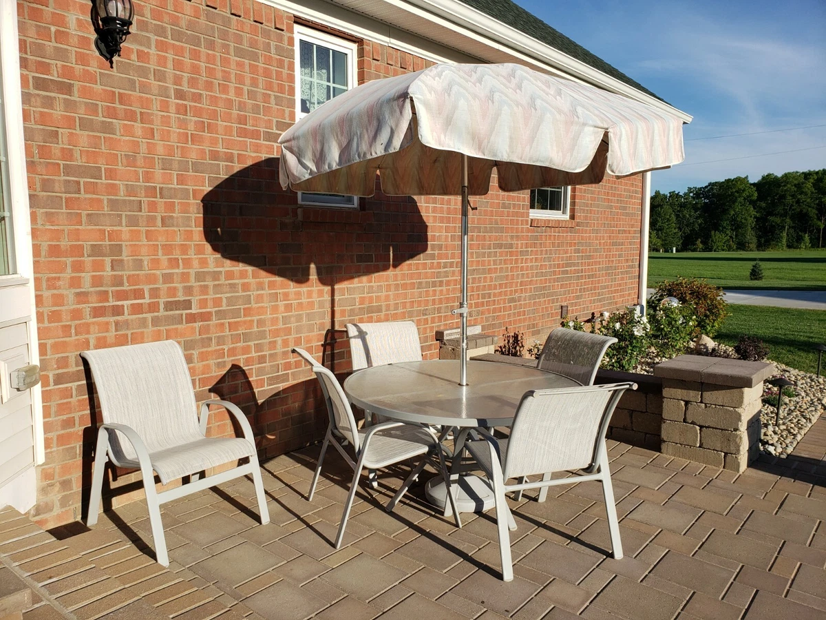 Umbrella and outlet base set
