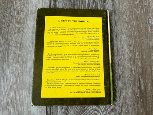 A VISIT TO THE HOSPITAL VINTAGE HARD COVER BOOK 50'S / 60'S CHILDREN'S BOOK - Picture 3 of 7