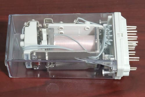 Nuovo relè ausiliario ABB RXME 1 RK221052-AH (IN5615 3459-BB) 48-55 Volt 1130 ohm - Foto 6 di 11