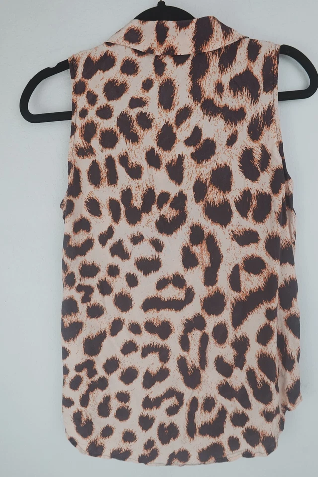Blusa Equipment Mujer Estampado Leopardo XS Sin Mangas Seda Animal Abotonada Foto 2 de 4