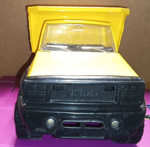 2001 Tonka Yellow Dump truck - Picture 3 of 6