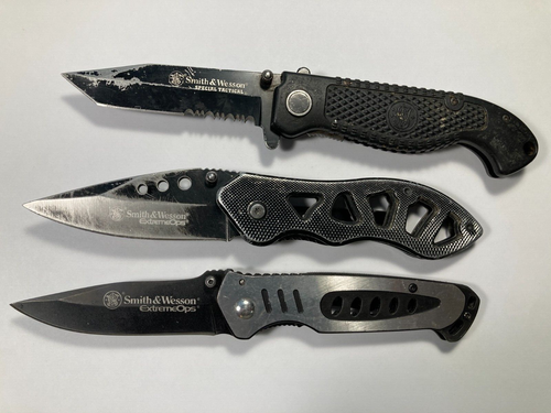 Lot of 3 Smith & Wesson Pocket Knives (B) FREE SHIPPING
