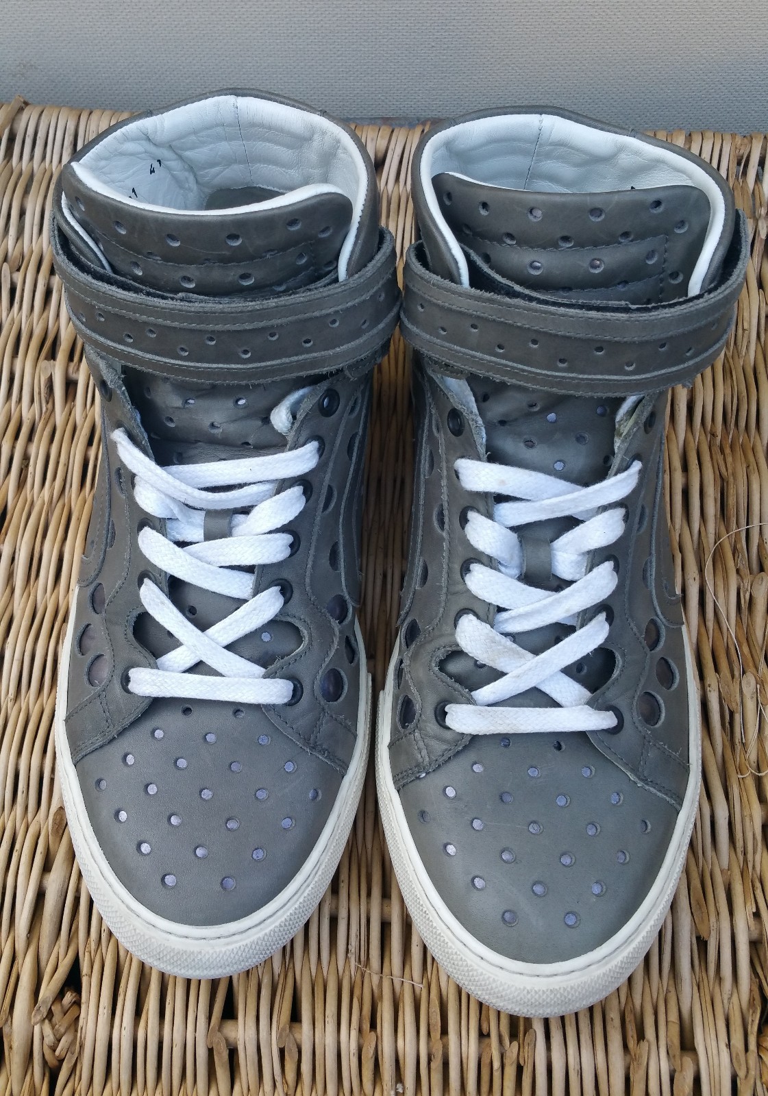 Stylin' PIERRE HARDY Grey Perforated Pelle High Top Fashion Scarpe Ginnastica da Ginnastica Scarpe SZ 41 07607e Stylin' PIERRE HARDY Grey Perforated Pelle High Top Fashion Scarpe Ginnastica da Ginnastica Scarpe SZ 41 07607e