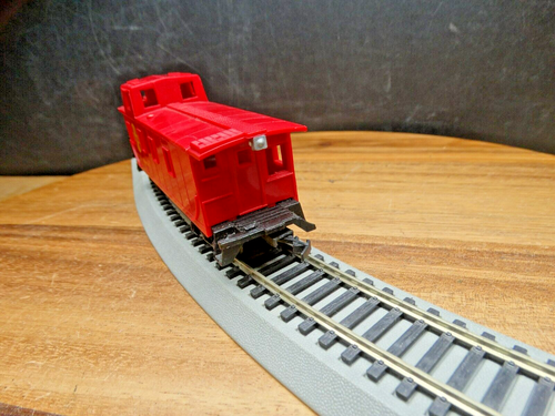 Bachmann HO Scale 41' Weighted Santa Fe ATSF 999628 Rear Cupula Caboose - Picture 5 of 6