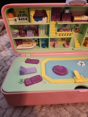 Vintage Polly Pocket 1989 Hotel Pool Party Bluebird Incomplete  - Picture 4 of 9