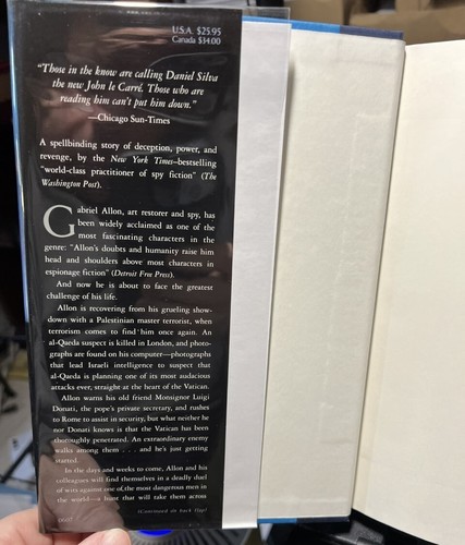 THE MESSENGER by DANIEL SILVA **SIGNED** 1st/1st - Picture 5 of 7