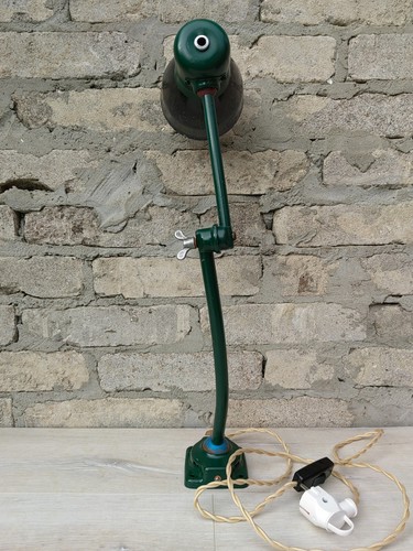 Lampada da lavoro articolata vintage epoca sovietica paralume smaltato lampada da tavolo made anni 70. - Foto 4 di 13