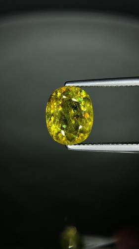 5.6 Ct Natural Faceted Sphene Sparkling Full Fire Loose Gemstone Pakistan - Picture 2 of 2