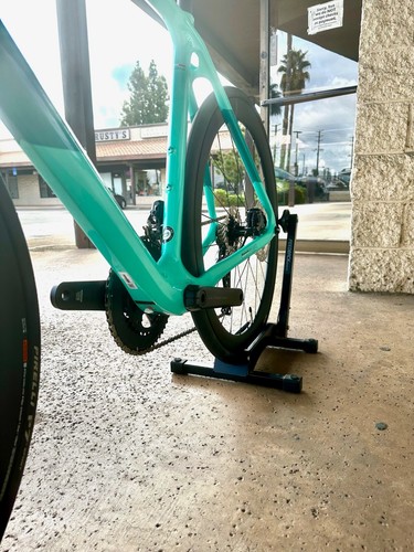 Bianchi Infinito CV Carbon Road Bike Shimano Ultegra Di2/12 C46 CARBON WHEELS - Picture 8 of 8
