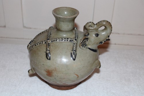 Good Old Vietnamese Anamese Thai Swatow Style Khamer Elephant Bottle Jug - Picture 2 of 18