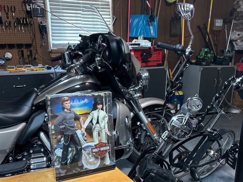 2009 Barbie and Ken Gift Set Harley-Davidson Motorcycles Pink Label MIB #R9911