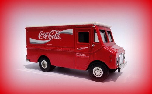 COCA COLA GRUMMAN OLSON ROUTE STAR STEPVAN BANK LOT B ERTL DIECAST SCALE 1/43 - Picture 4 of 12