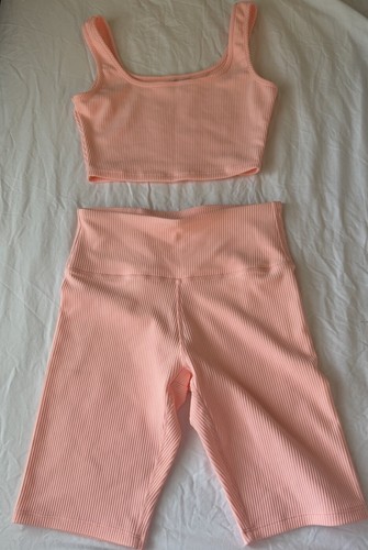 I Believe Conjunto de Entrenamiento de 2 Piezas Top Deportivo Acanalado/Pantalones Cortos de Bicicleta Talla S Nuevo sin Etiquetas Color Rosa - Imagen 5 de 6