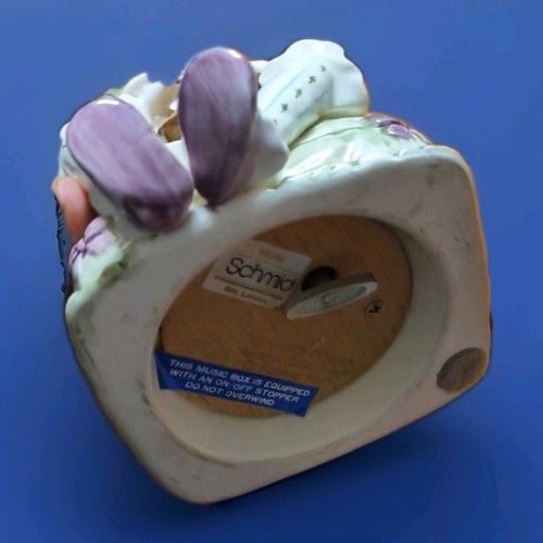 Yamada Porcelain Pierrot Clown Musician Figural Schmid Music Box Plays Bolero... - Picture 10 of 15