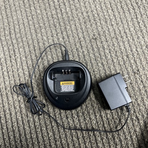 Motorola CP200D UHF Digital Portable Radio DMR MOTOTRBO AAH01QDC9JA2AN  w/acc - Picture 3 of 11