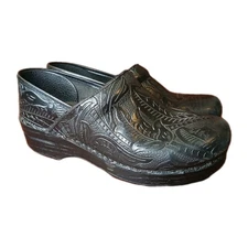 DANSKO Black Leather Floral Tooled Nursing Clogs Mules Sz EU39 US 8.5/9 #12766