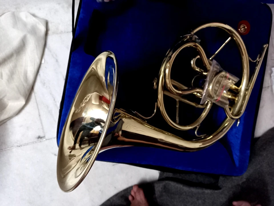 FRENCH HORN IN BB PITCH GOLDEN POLISH + EXTRA SLIDE ( F PITCH )+ CASE +FREE SHIP - image 4 of 4