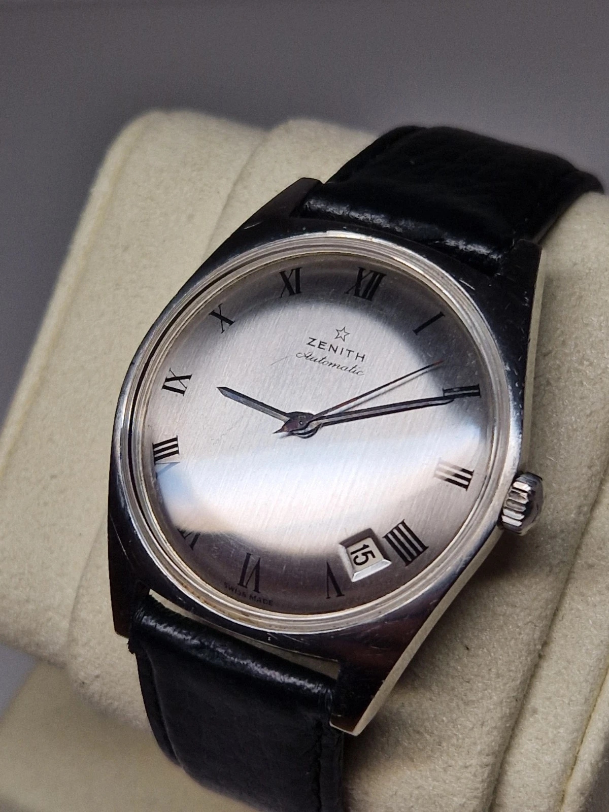 Zenith — 🇨🇭 ZENITH AUTOMATIC - CAL. 2542PC - ROMAN DIAL - 25 JEWELS - Circa 1970s