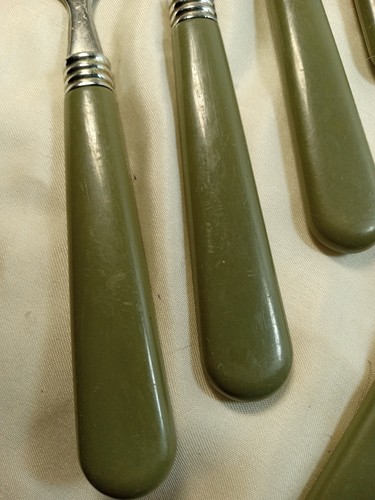 GIBSON Stainless Steel Flatware GREEN Handles 27 Piece 10 Knives,9 Spoons,8 fork - Picture 8 of 20