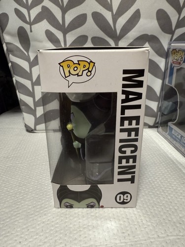 Funko Pop! Disney Maléfica #09 Abovedado Rojo Logo Abovedado Auténtico con Estuche Rígido - Imagen 4 de 11