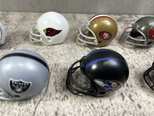 6 NFL Football Kunststoff Mini Helm & 2 Kunststoff Super Bowl Ringe Cake Topper Spielzeug - Bild 5 von 5