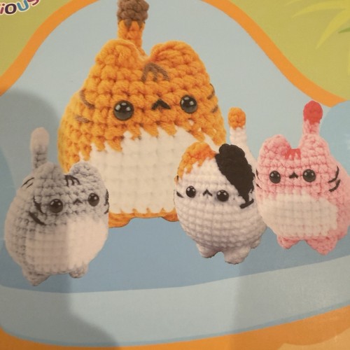Crochet Kit for Beginner Kitty Famil Complete Set NEW Box - Picture 4 of 7