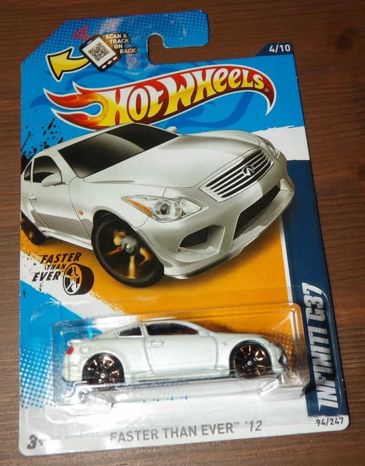 Hot Wheels 2012 más rápido que nunca - Infiniti G37 - blanco - protector Foto 2 de 3