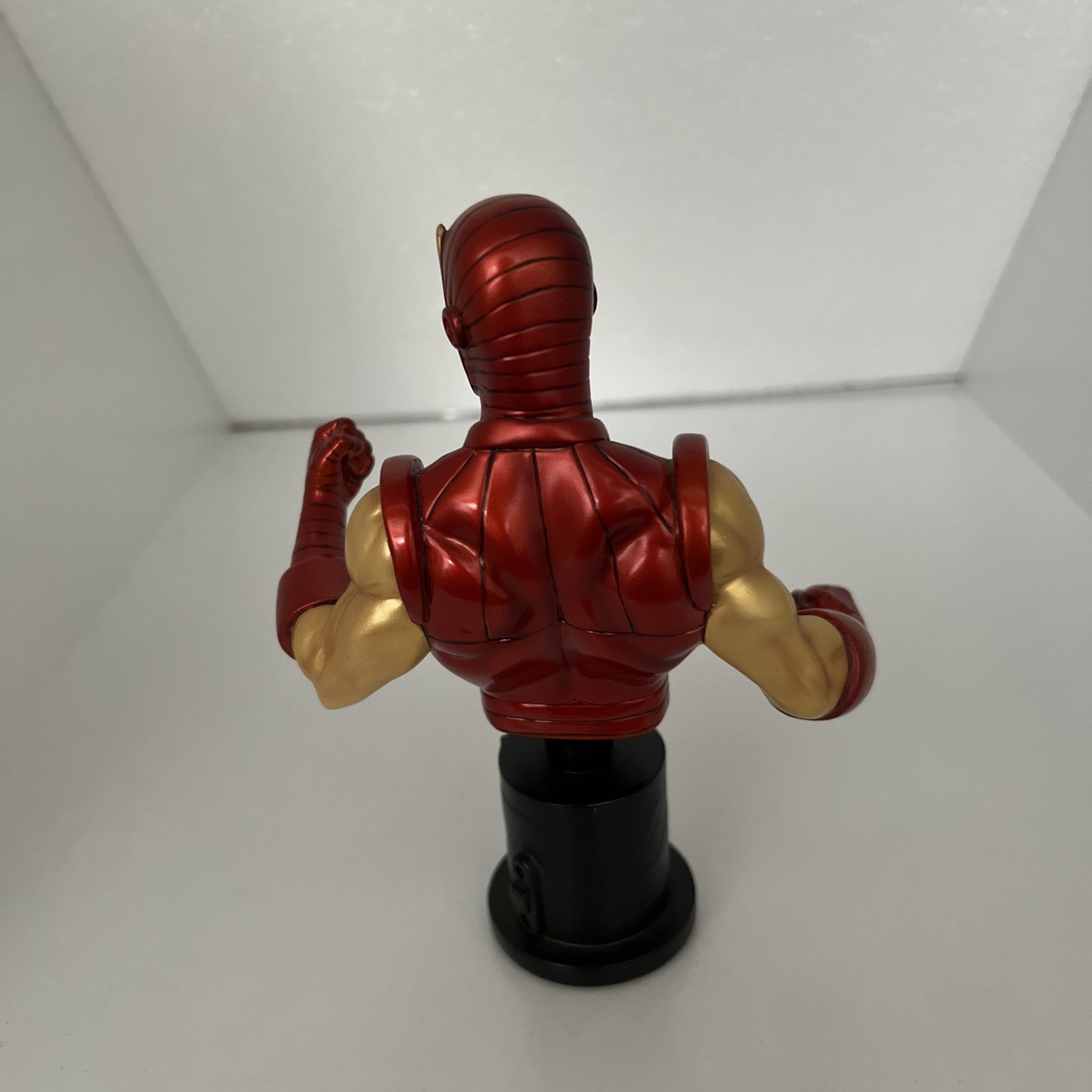 Statue Iron Man Bowen Designs rétro édition limitée pour collectionneur de comics