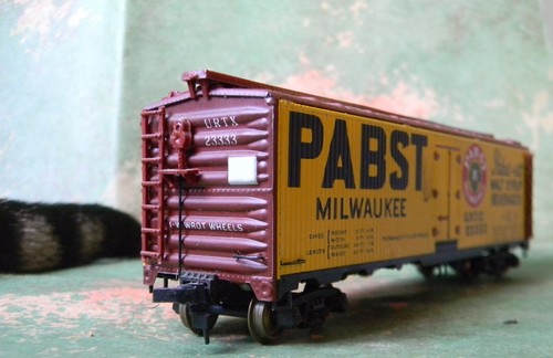 Varney Pressed Tin 40' Ice Reefer ~ PABST ETT ~ Malt Syrup - Rd# URTC 23333 - HO - Picture 2 of 10
