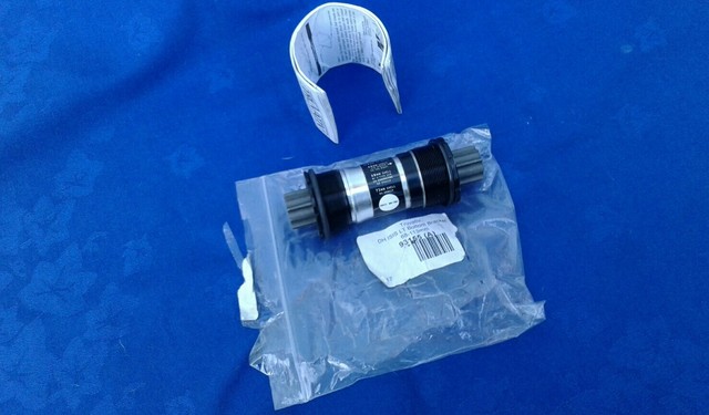 Truvativ Giga Pipe Team SL 68 73 x 113mm ISIS Bottom Bracket