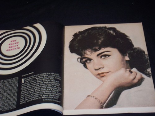 1960 APRIL TEEN MAGAZINE - ANNETTE FRONT COVER - GREAT STARS - L 4441 - Picture 2 of 3