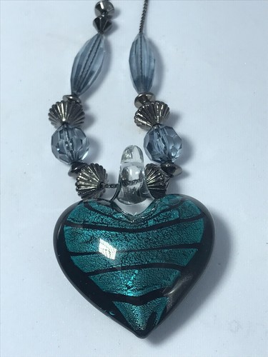 3 Heart Glass Pendant Necklaces Unmarked 18" Chain Mixed Styles See Images - Picture 8 of 11