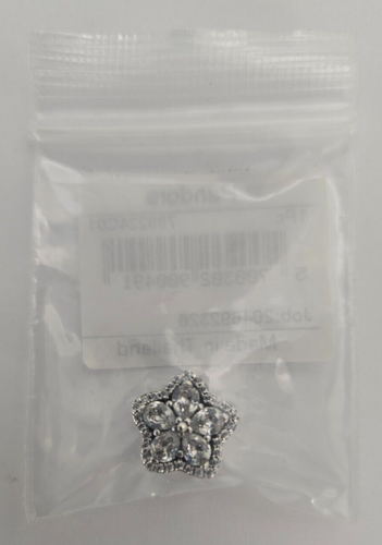 Pandora " Sparkling Snowflake " Pavé Charm Sterling Silver 799224C01 - Picture 2 of 2