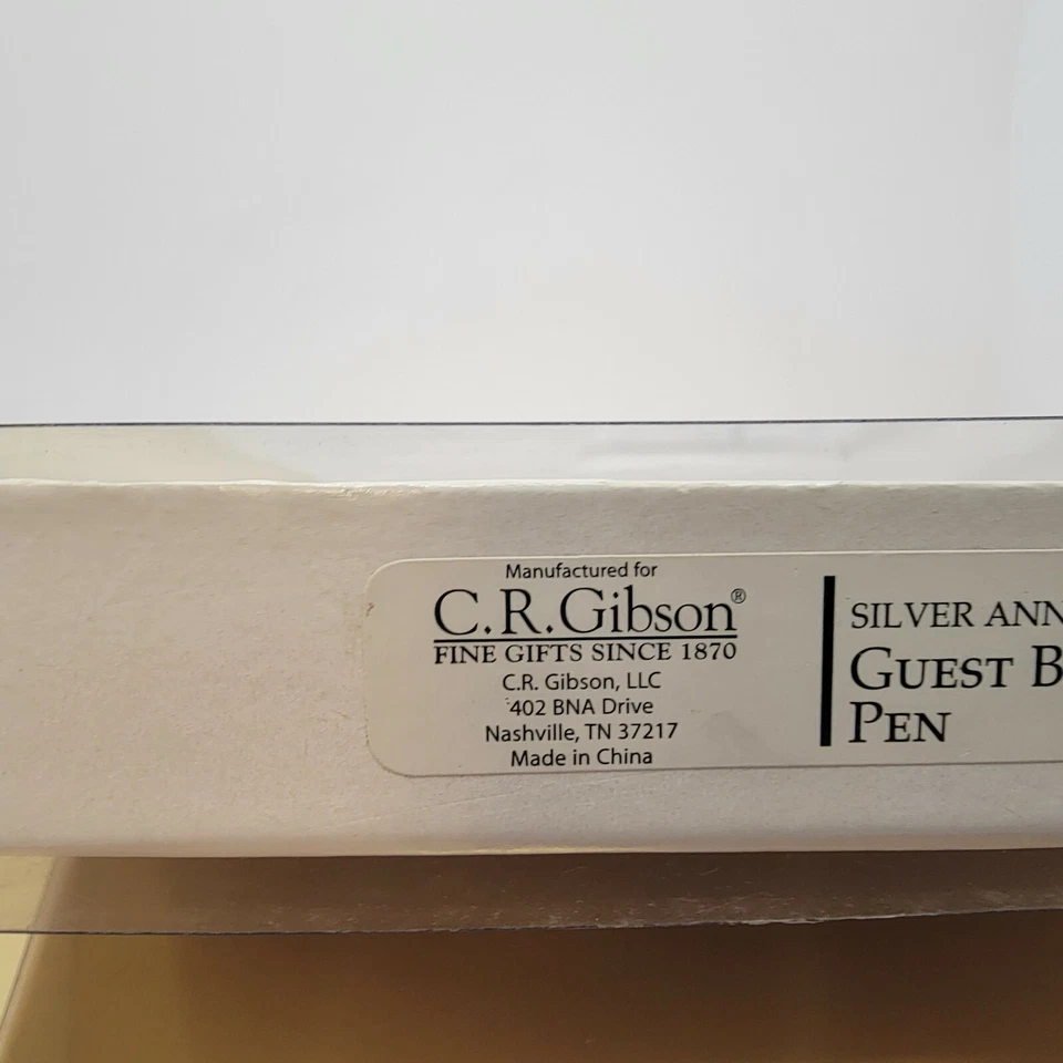 Libro de visitas de aniversario plateado con bolígrafo - W712-9007 - CR Gibson Foto 4 de 4
