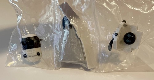 New! Disney Tsum Tsum Mickey Mouse Black & White Vinyl Figure W/Airplane Stand - Picture 3 of 3