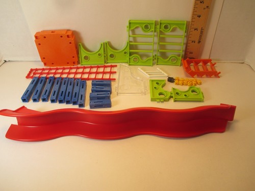 ESTRUCTURA DE ESCALADA EXTERIOR PLAYMOBIL CON ESCALERA DE CUERDA ROJA + DESLIZAMIENTO ROJO LARGO - Imagen 8 de 8