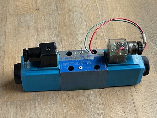 VICKERS DG4V-3-OC-M-U-H7-60 HYDRAULISCHES WEGEVENTIL MIT H507848 24VDC