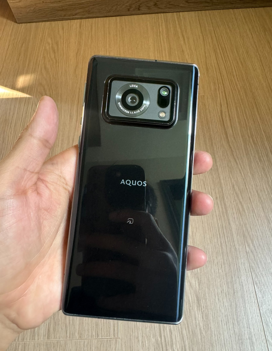 Sharp AQUOS Leica Lens 1 inch Senser 12GB+128GB 6.6'' IGZO OLED