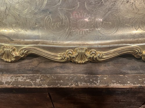 Vassoio da portata vintage in metallo e ottone con manici ornati 22” x 13,5” metallo pesante - Foto 6 di 10