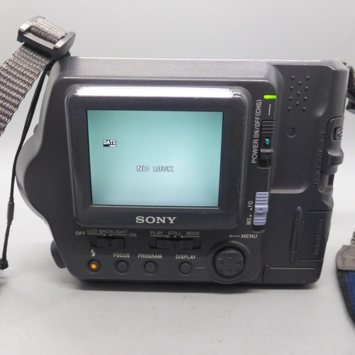 Sony Digital Camera Mavica MVC-FD200 2.0MP Silver Tested - Picture 3 of 8